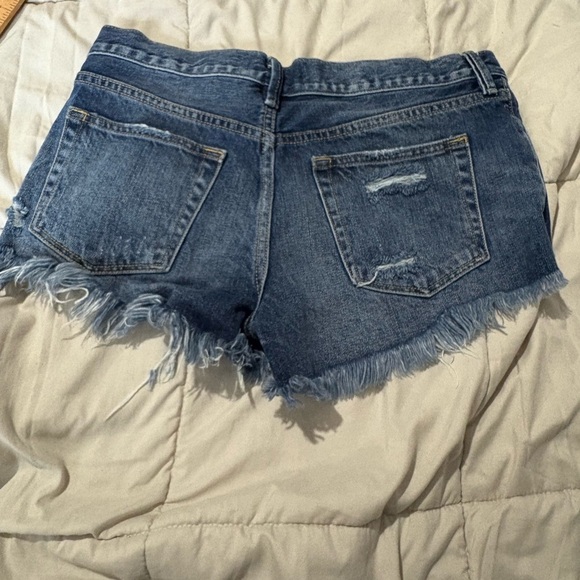 Free People we the free size 26 mid wash denim jean shorts distressed - Picture 3 of 11